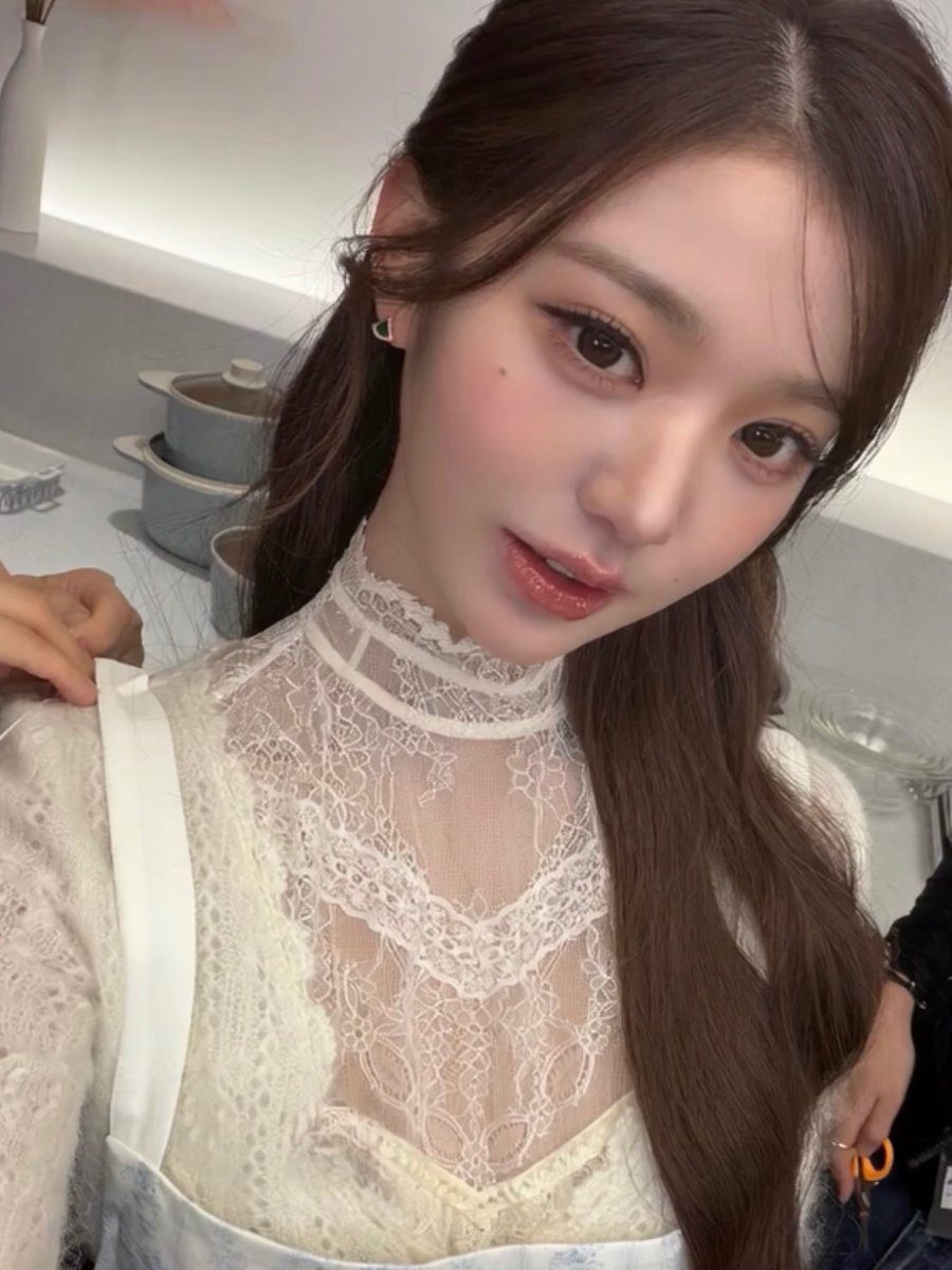 A_Broad25's tweet photo. 这是一个顶级AI神器！

丢出一张清纯女神的照片，瞬间把她变成你的专属母狗！从冷艳仙子秒变痴女淫娃，在你面前扭腰摆臀、露出最淫荡卑微的模样任你玩弄！

一键生成地址👇👇👇https://t.co/TdwfBxi6ul

平台为你准备了大量高清无码视频 https://t.co/iZcwCz21dm