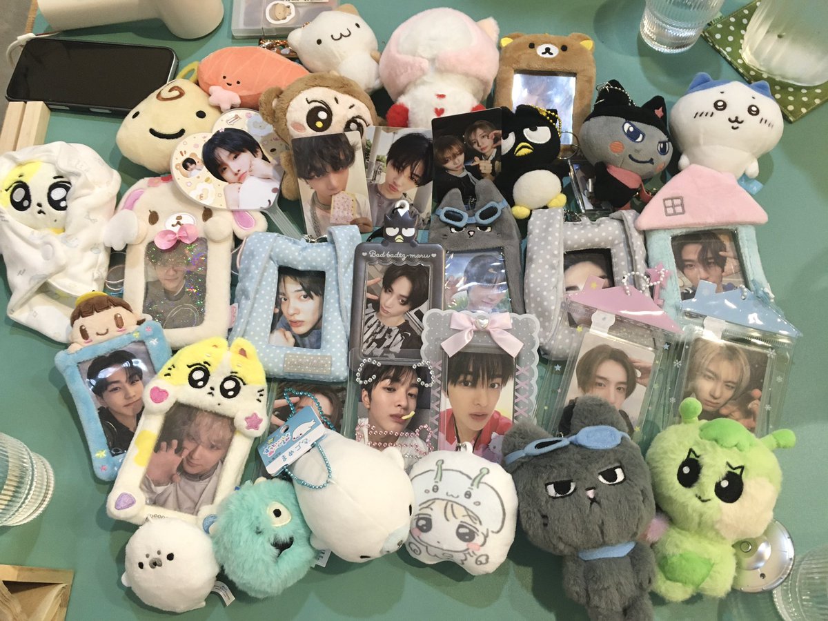 floatabout_'s tweet photo. 태냐냐 생일 엄청이추카하고, 흩어졋어도 우리는 하나다 https://t.co/YvE2qCT3TS