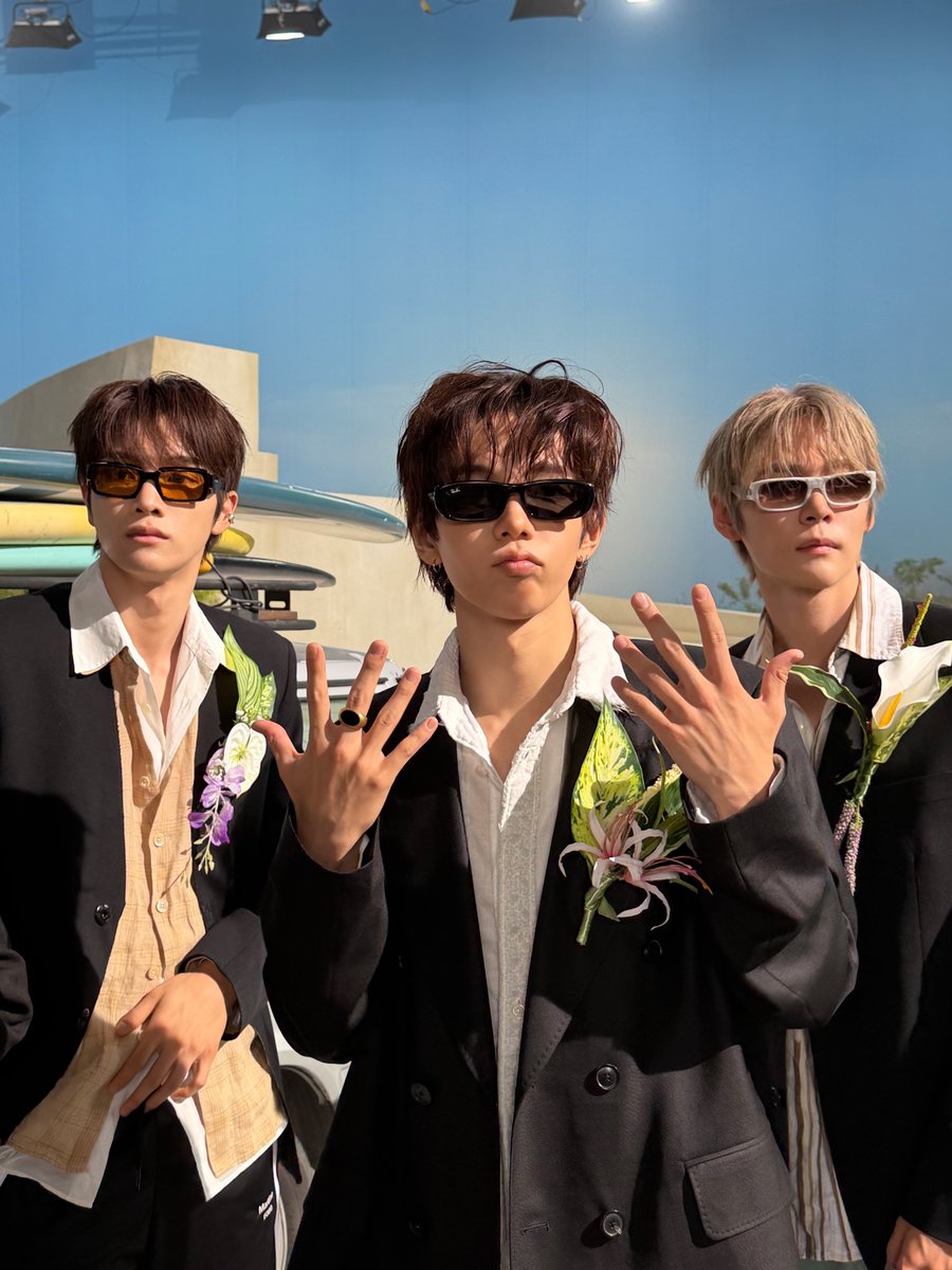 nikchrome tweet picture