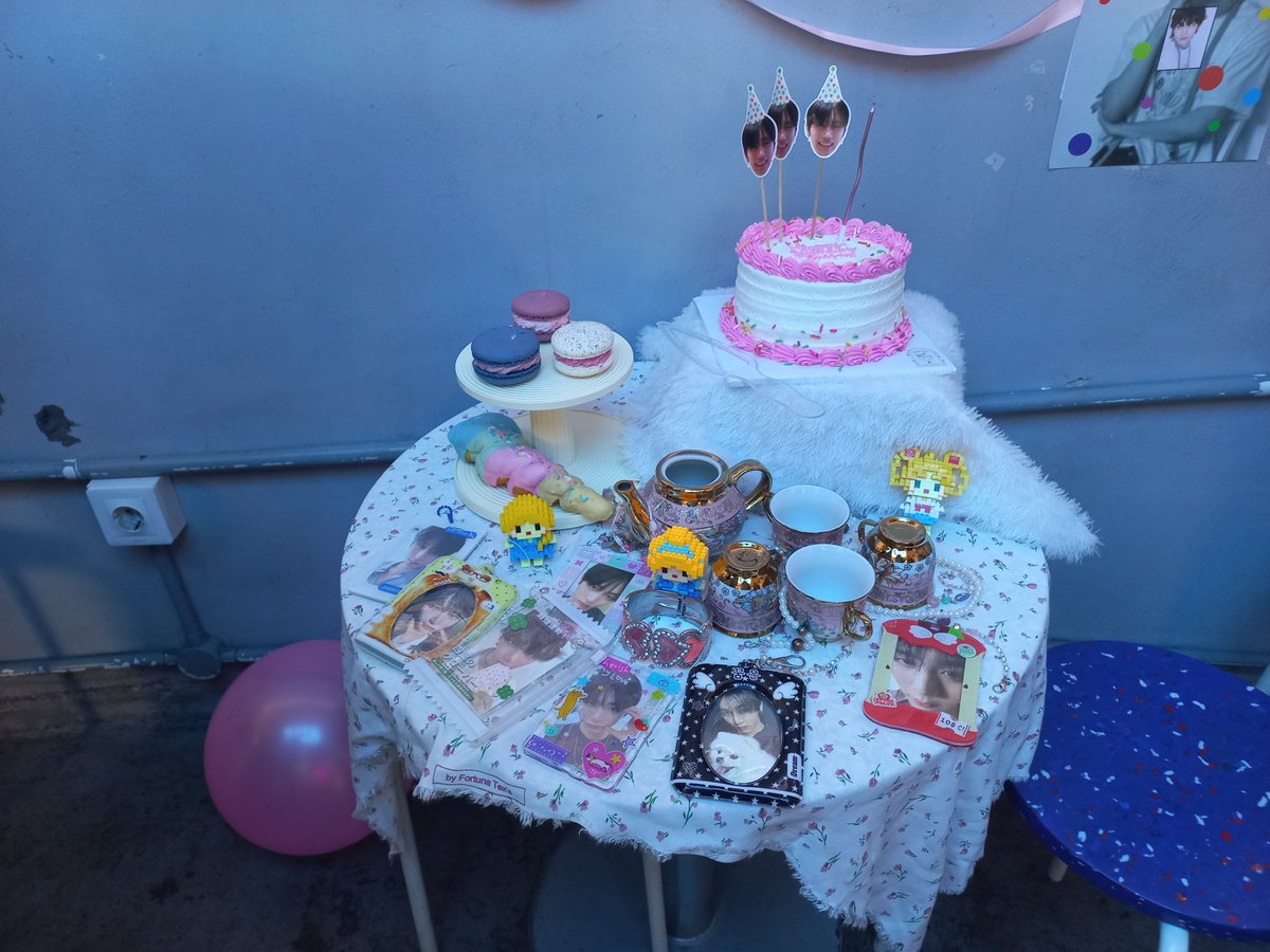 taenyangitis's tweet photo. ㅤㅤㅤㅤㅤ
meng turns 22!

#its_T_time #PrincessTeaTimeParty <3 https://t.co/Ro38yeR1di