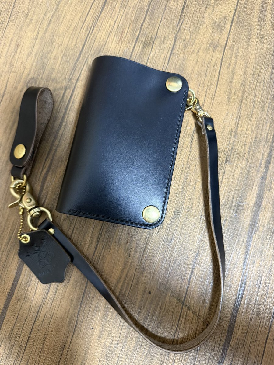 magukingfactory's tweet photo. ミドルトラッカーウォレット
クロムエクセルにて仕立てました！
ウォレットコード付き
ありがとうございました。
今日も感謝🔥🔥🔥
マグキングファクトリー
MAGUKING FACTORY

#マグキングファクトリー
#クロムエクセル
#ウォレットコード
#ミドルトラッカー
#ミドルトラッカーウォレット https://t.co/PVz9IAoTC6