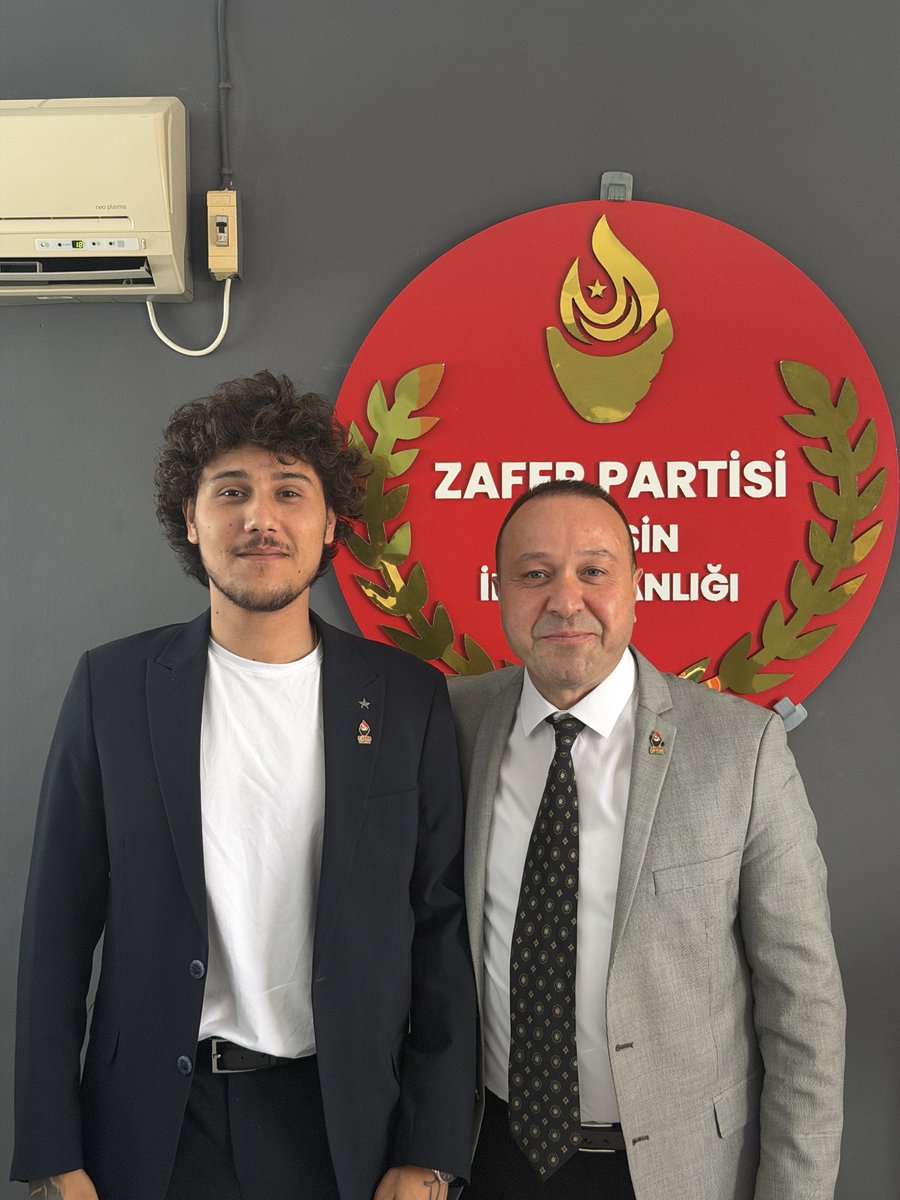 efesaricaa's tweet photo. Makamlar, koltuklar, etiketler değişebilir. Bizim tarafımız belli: dün de bugün de yarın da davamızın yanındayız. Davasını satmayanlara selam olsun.
@ZaferMersinP 
@zpgenclikmersin 
@MersininZaferii https://t.co/R9Zf3Ws04h