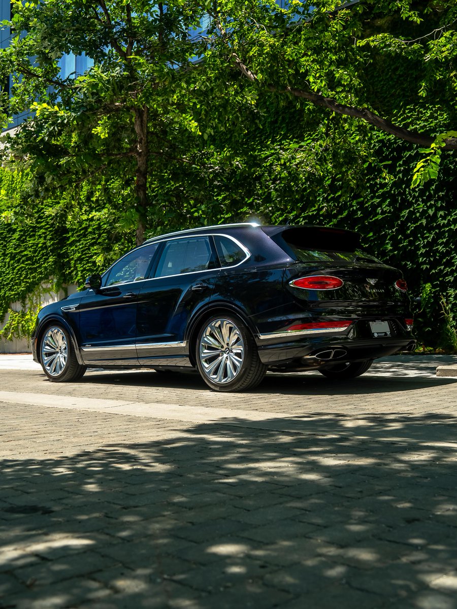 nocarcontext's tweet photo. BENTLEY BENTAYGA 🖤🖤 https://t.co/3sQQKOd0oO
