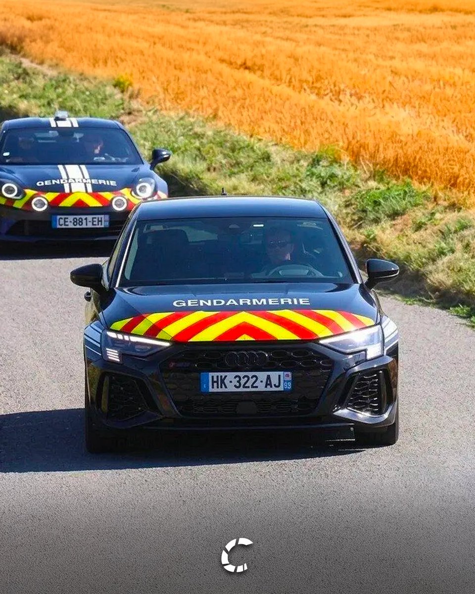 CarFolders's tweet photo. 🚔🇫🇷 LA GENDARMERIE ROULE EN RS3

La brigade d’Ecalles-Alix, en Normandie a reçu un nouveau véhicule d’intervention complètement unique ! 👀

Il s’agit d’une Audi RS3, de 400 ch qui vient en soutien de leur actuelle Alpine A110 🤩 https://t.co/gQRif7iNAl