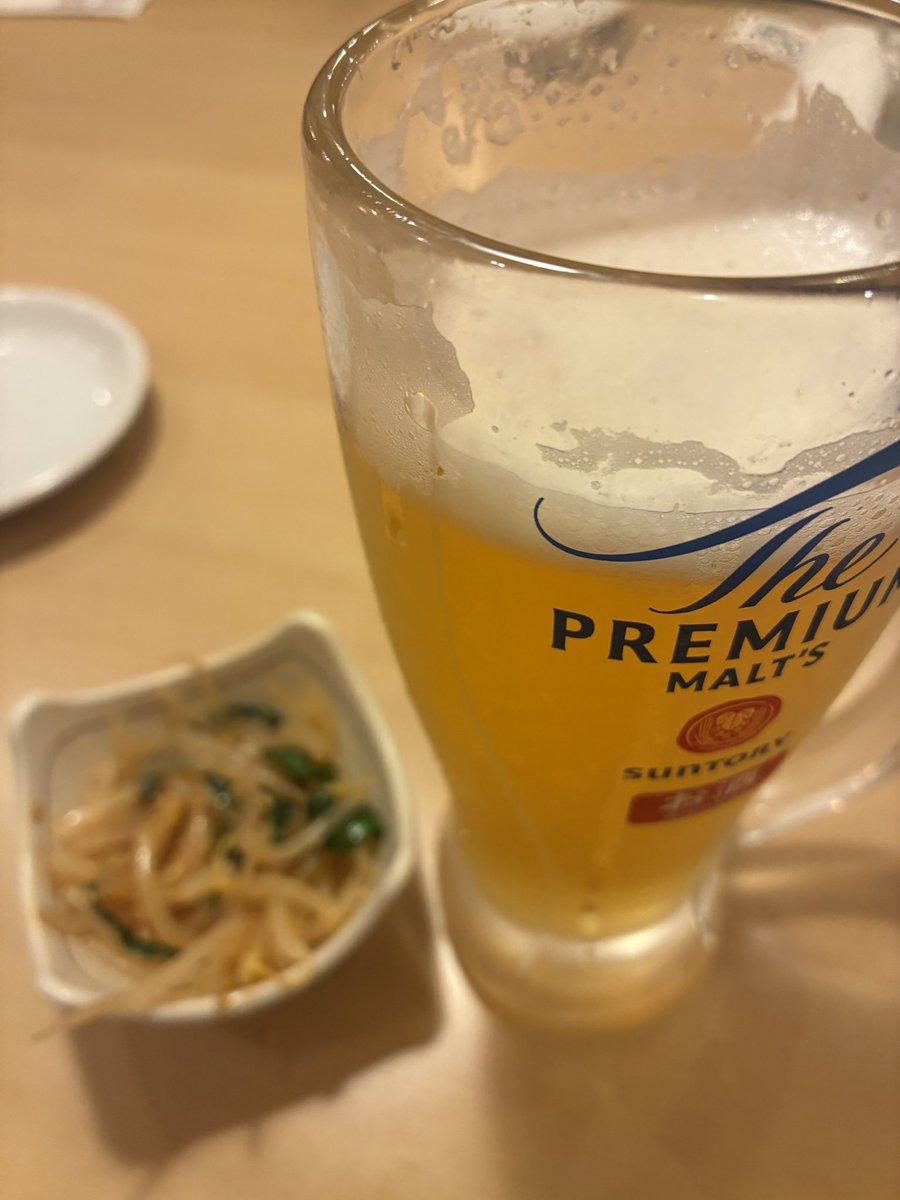 atochan1130's tweet photo. 外でのむ酒はほんと美味え https://t.co/NcZ18PFh7O