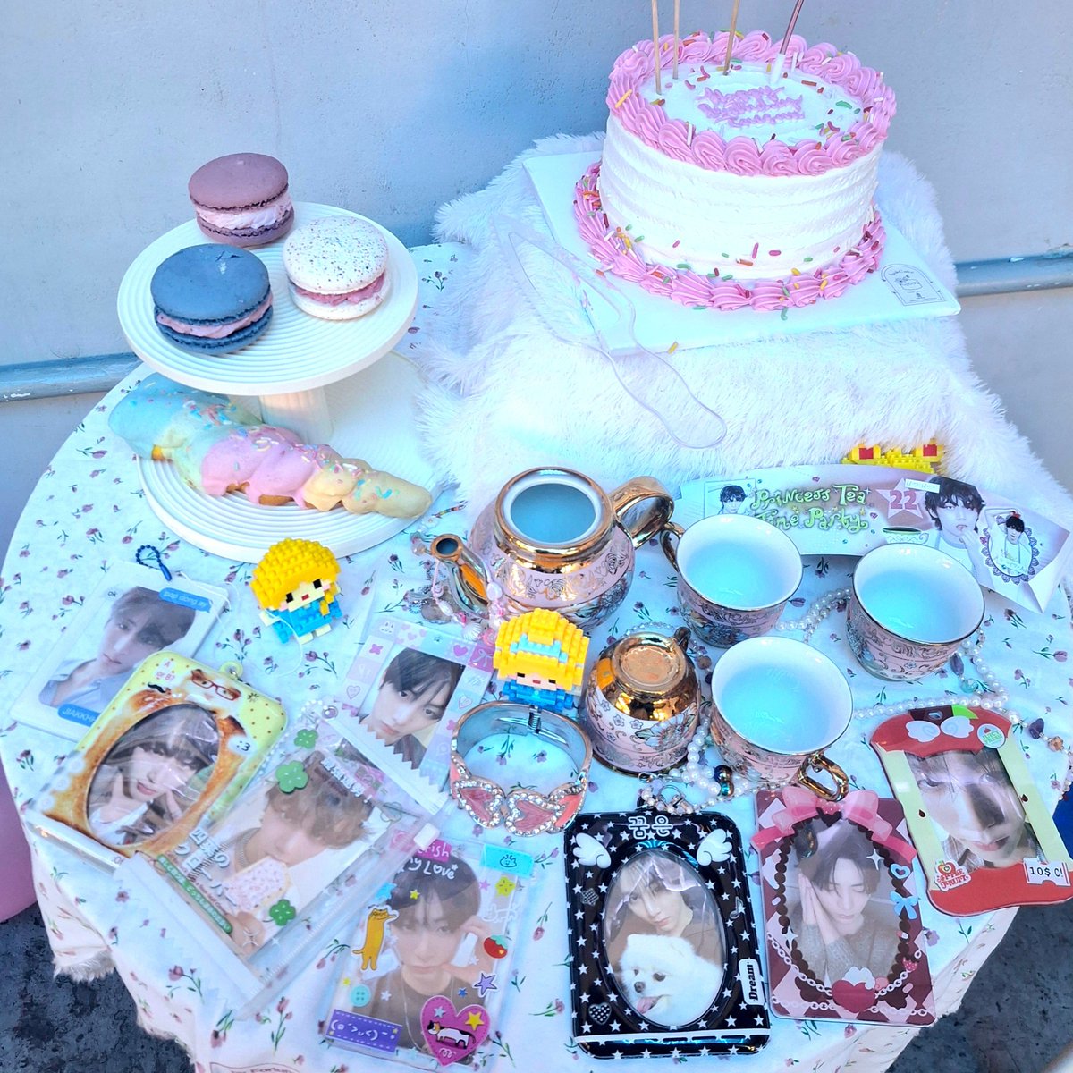 neulbitnari's tweet photo. the second time gambarku terpajang di mosslife tamlit >__< 💖
makasih BANYAKKK panits #PrincessTeaTimeParty yang sudah ngadain birthday party senyimut ini 🩷🌸 https://t.co/ePCb80BRCd