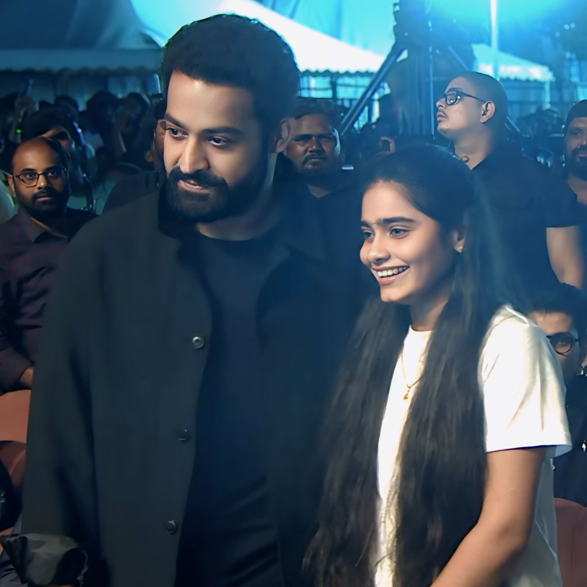 Kuttima_kutty's tweet photo. Exactly one year ago, a miracle happened in my life...✨❤️ (10-08-2025)

I met my inspiration, my superhero, and someone I have admired for years 🐯❤️

A dream that became a lifetime memory🥹✨

One of the most beautiful moments of my life...🧿🫶🏻😘🥰

Love you my Tigeruuuu🥺🫂 @tarak9999