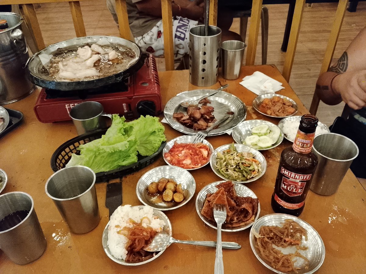 ZhamorH's tweet photo. Date2x muna. Haha❤🍑🍆✊😯
Guyong samgyupsal https://t.co/LaVkn5xnAR