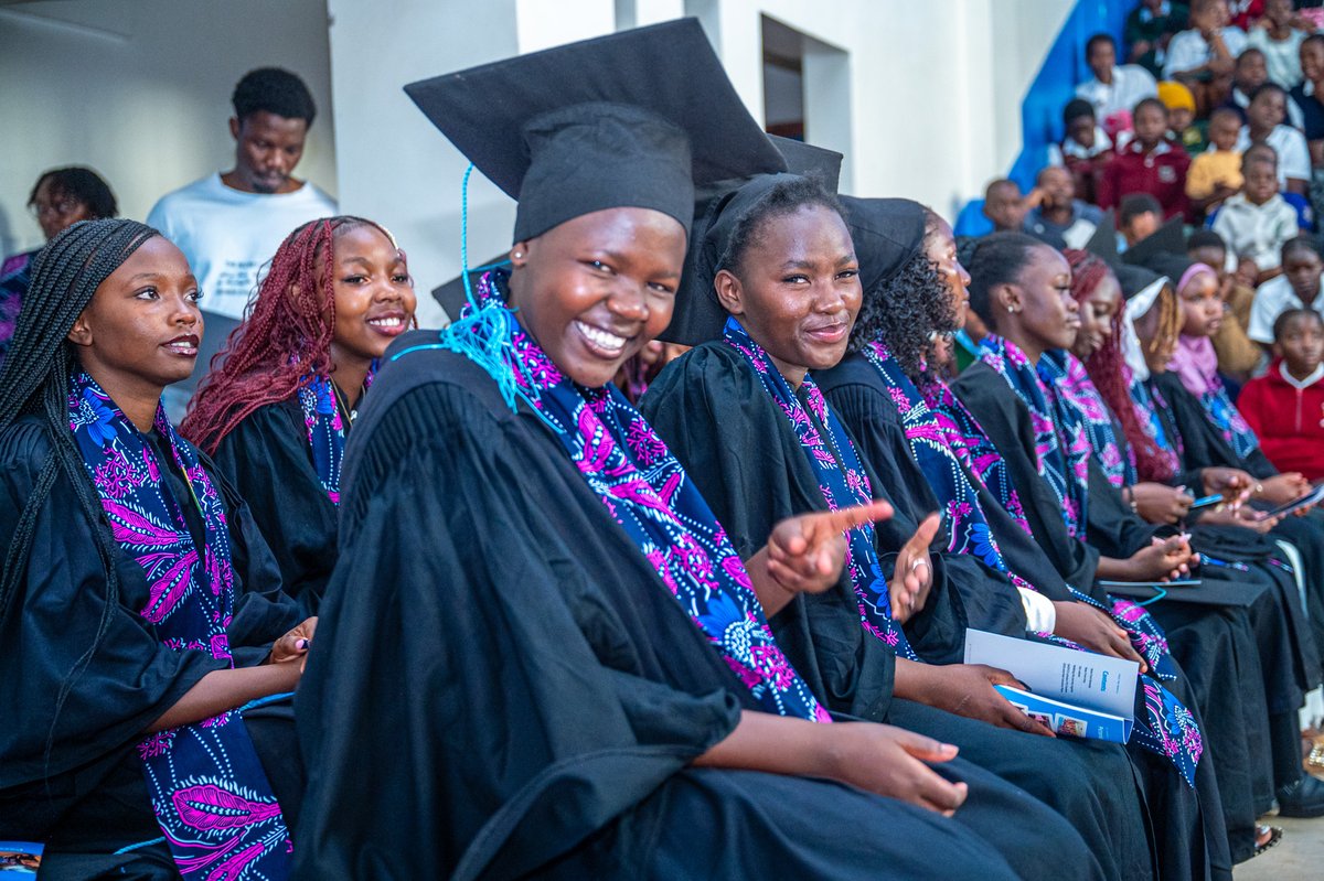 KennedyOdede's tweet photo. At SHOFCO Kibera School for Girls (KSG) and SHOFCO Mathare School for Girls (MSG), we believe that education is not only about academic achievement but also about inspiring the next generation. 

That is why we regularly bring back our graduates who have gone on to high schools and universities in Kenya and abroad to mentor and encourage current students.

It was an honor to welcome our 2021 KSG cohort back to Kibera last week and celebrate how far they have come.

Today, we have four KSG students in high school, 13 pursuing university education, and five graduates in the United States. Many others have enrolled and graduated in various high schools and universities across Kenya. 

We are proud of them and excited to see the impact they will make in the world. @hope2shine  #GirlChildEducation