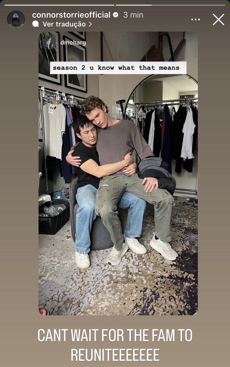 cstorriebr's tweet photo. Chegou o dia, Connor! Stories antigos via Instagram:

"Acabei de ler The Long Game e agora entendo por que vocês são tão obcecados por essas pessoas. Eu também sou. Rachel Reid conseguiu me fazer chorar umas seis vezes ao longo do livro. ❤️”

“NÃO VEJO A HORA DA FAMÍLIA SE REUNIR DE NOVO.”