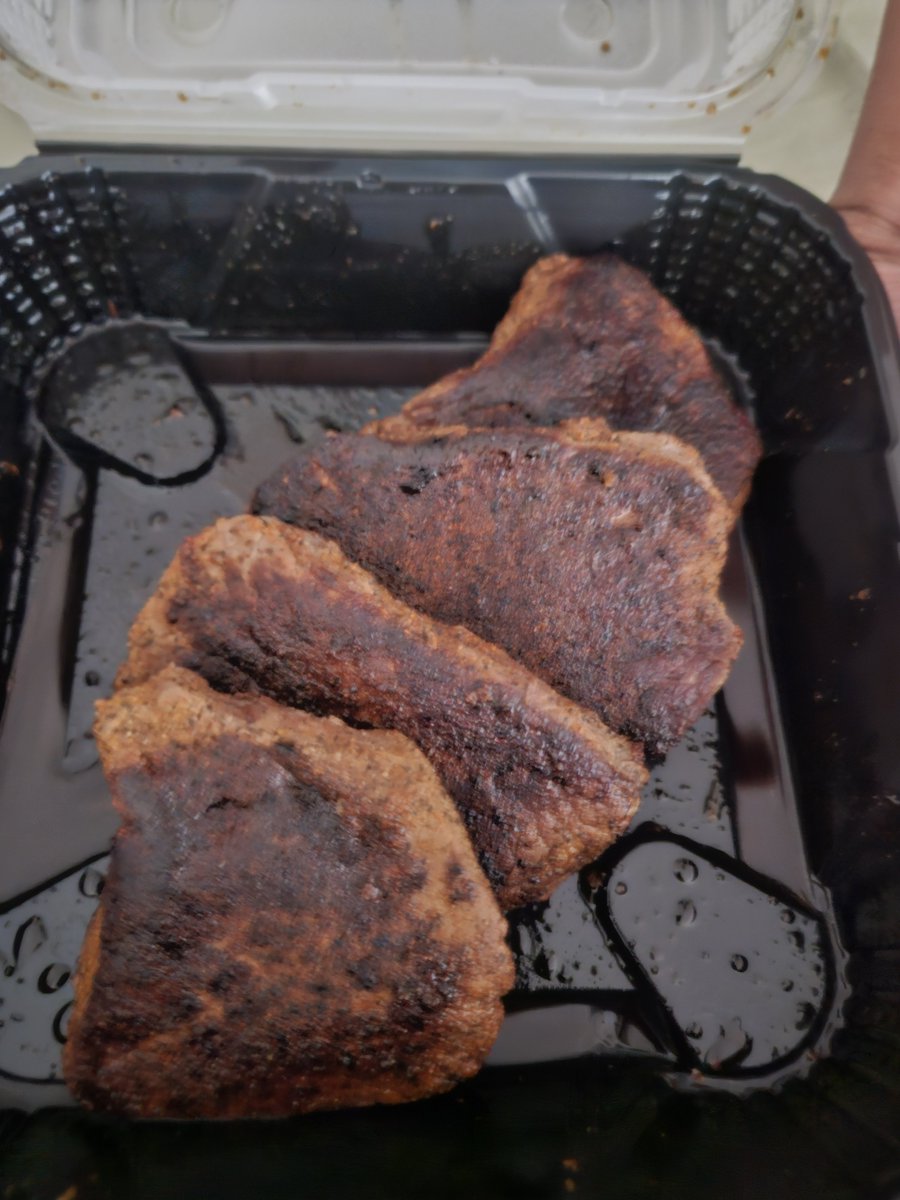 Geo31369759's tweet photo. when fewer people are dining out, restaurants would make an effort to retain customers. Instead, this is just another corporation offering terrible quality for high prices. Very dissatisfied and will not order from here again, even under the assumption of a deal.
@Outback https://t.co/C73xRgmY4n