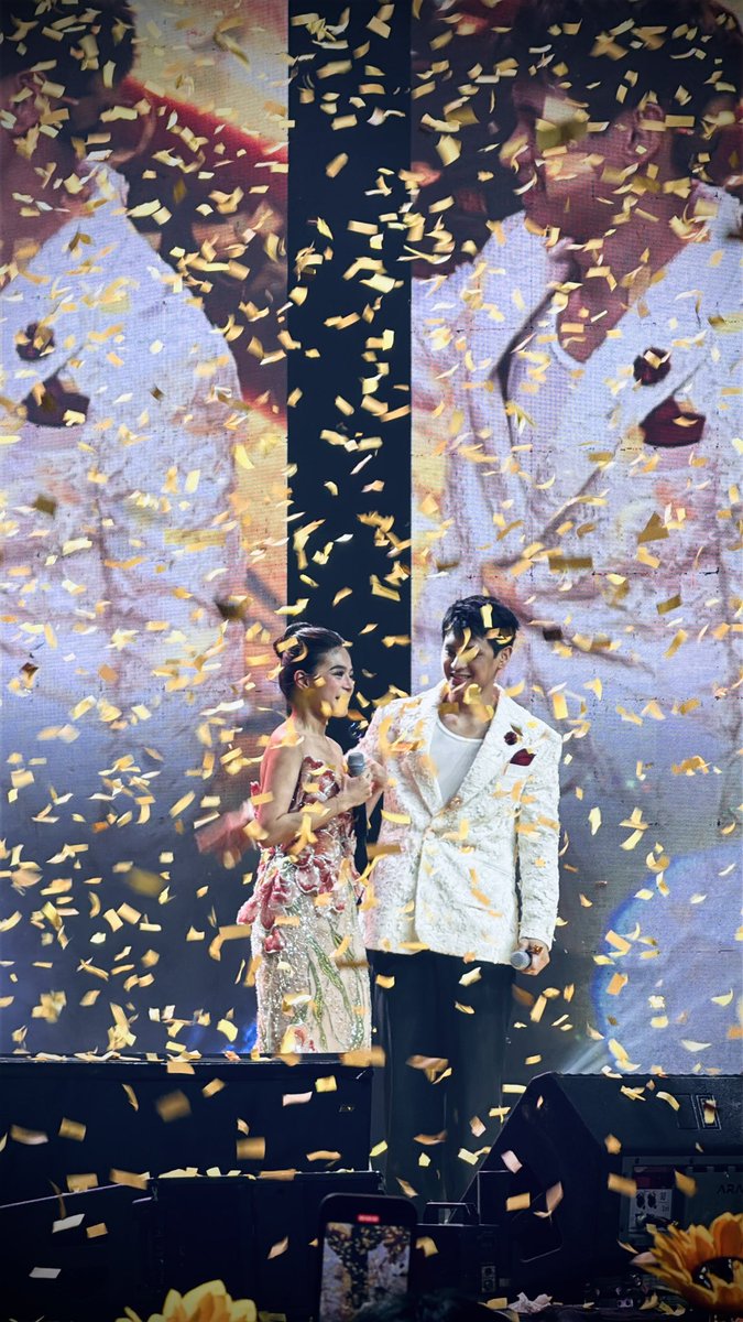 DBLover0420's tweet photo. from doing it solo to kasama mo na ang iyong panghabangbuhayπβ¨bonus na yung parehong sold outπ€ #consistencyisthekey
glad that Iβve witnessed all of it!hala naiiyak akoπ₯Ή
@dustinyuu @biancadeveraa https://t.co/rtpovkow0T