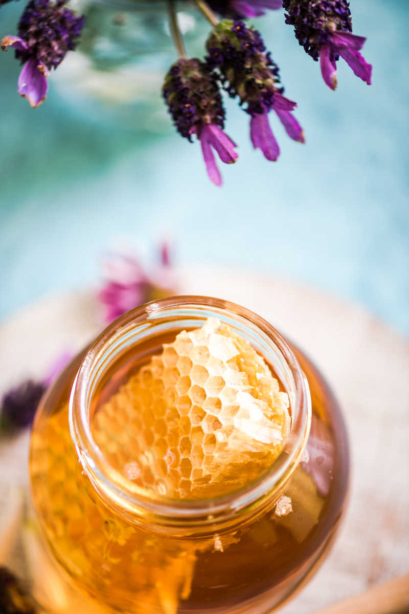 assiel_safi's tweet photo. Just tried this fresh local honey! No added sugars, rich floral aroma, and it makes my morning tea taste 10x better. A 10/10 pick for pantry staples ��� https://t.co/efsWk4VxVO