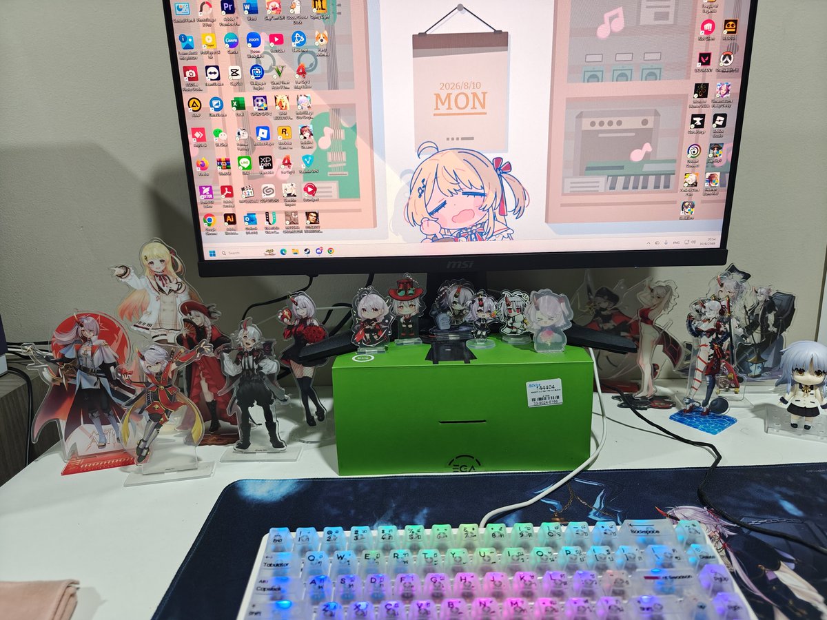 LemonyKanade's tweet photo. ควันหลงหลังจาก จัดการกับ กู๊ดที่ได้มาในงานคาเฟ่ น่ารักๆสวยเท่จัด พอใส่กรอบแล้วมันขลังขึ้นเยอะเลย เหลือรอปฏิทินที่พรีไว้ มาดูกันว่าโต๊ะพี่จะเต็มก่อนต้นปีหน้ามั้ย ❤️❤️🐍
#ArlinSquad https://t.co/mwrtfZeJ1x
