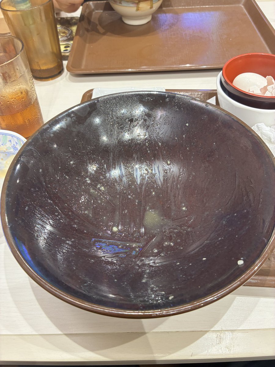 TERASU0731's tweet photo. 今日久々友達4人とすき家にいきました。自分はキング牛丼が食べたくて
人生で3回目のキング牛丼を頼みました💦そしたら明らかに今までと量が減ったように見えました。(2回ほど完食させてもらってます)
味は美味しかったです‼️すき家は大好きです！でもちょっと寂しかったです。 https://t.co/ERnAiEdKoo
