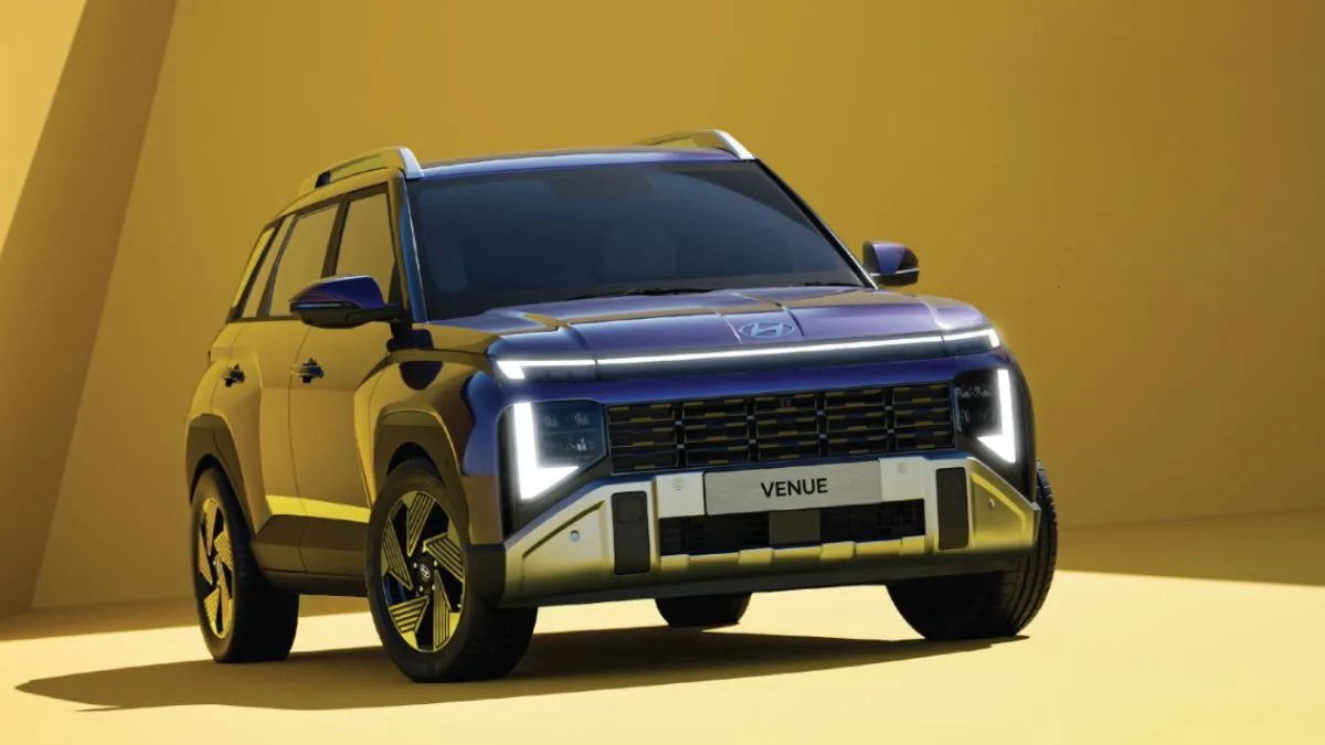 volklub's tweet photo. Hyundai Venue Diesel AT actually has no alternative in its segment.

It has looks, a 5-star safety rating, a proper automatic, a strong network, support, resale value, and reliability in its favour.

Sadly, the Nexon & 3XO have AMTs with their diesel engines. :(

Syros looks odd. Sonet doesn’t have a safety rating yet.

Just like the Brezza 1.5, the Venue is in a league of its own in the diesel segment.