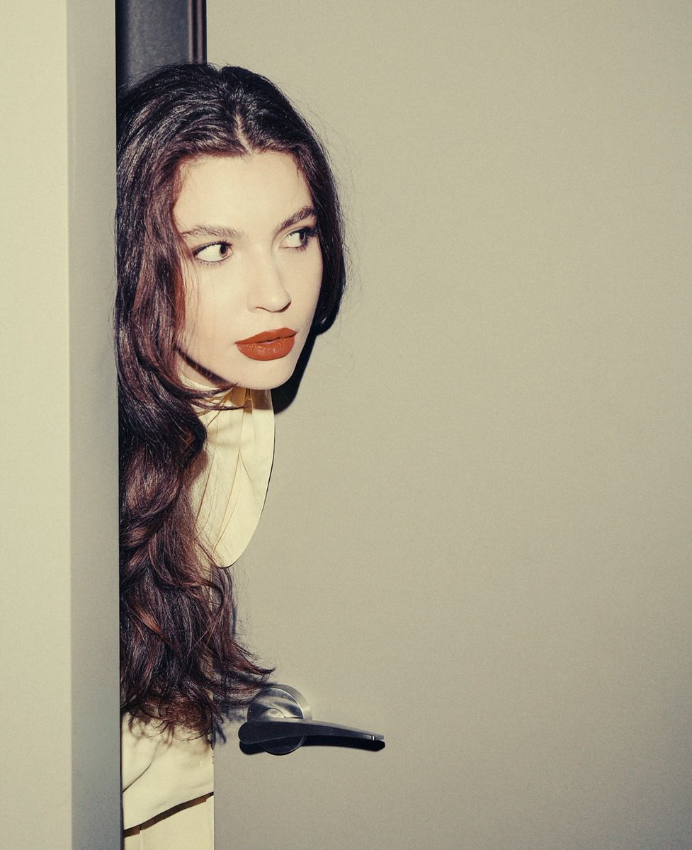 archiveguillen's tweet photo. alanis guillen para gucci. (2025) https://t.co/qTSTki2Wot