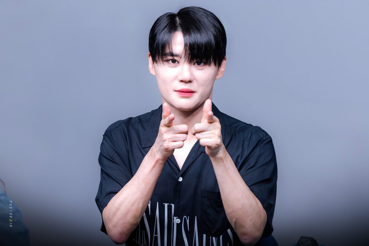 mystarxia's tweet photo. 260802 김준수 사운드웨이브 팬싸 ♥️
우리 가나디 개인기 보실?
가나디 코!👌빵야! 👉
#김준수 #XIA  #ジュンス https://t.co/tT29DDMvEA