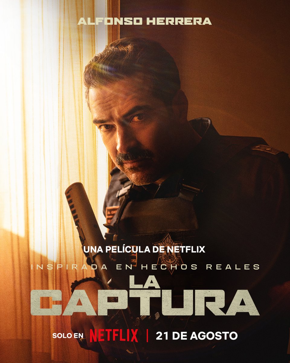 NetflixLAT's tweet photo. Todo México fue testigo del arresto, pero no de lo que ocurrió detrás. 'La captura', con Alfonso Herrera, Noé Hernández y Héctor Kotsifakis. Basada en hechos reales. Este 21 de agosto, solo en Netflix. https://t.co/eGOhIdJSbC