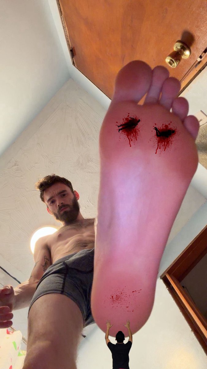 RyderHayes02's tweet photo. They thought I was bluffing. You can see how that worked out. 👣
#Macrophilia #Giantmen #Soleworship #Giantfantasy https://t.co/nsCC2Yf4mt