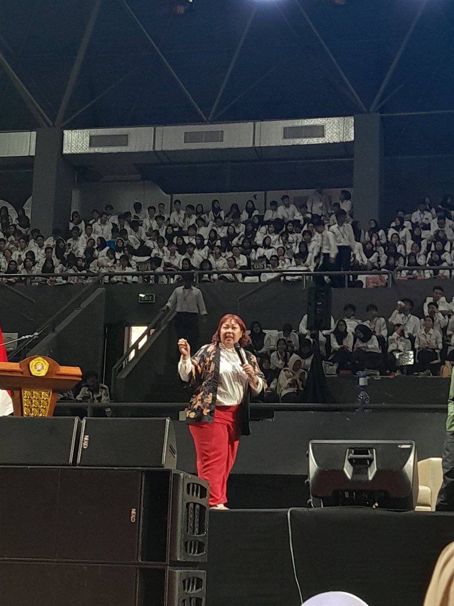 danajualan's tweet photo. eh apa gue doang yang merasa narasumber patribera tahun ini kaya OKE KEREN BGT??? https://t.co/inrY3hefjH