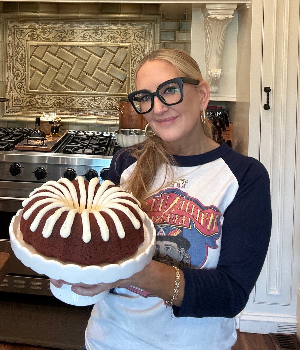 leeannwomack's tweet photo. Been spending some time in the kitchen lately and trying out a few new recipes. 🤭 https://t.co/MG31ZzrScf