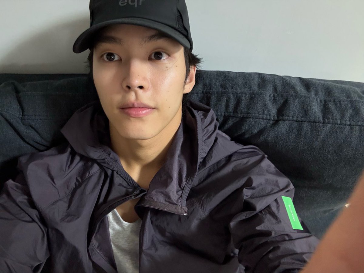 isngwni's tweet photo. PARK YOONHO BBL UPDATE 😭😭 #박윤호 https://t.co/GsaMpXpwIw