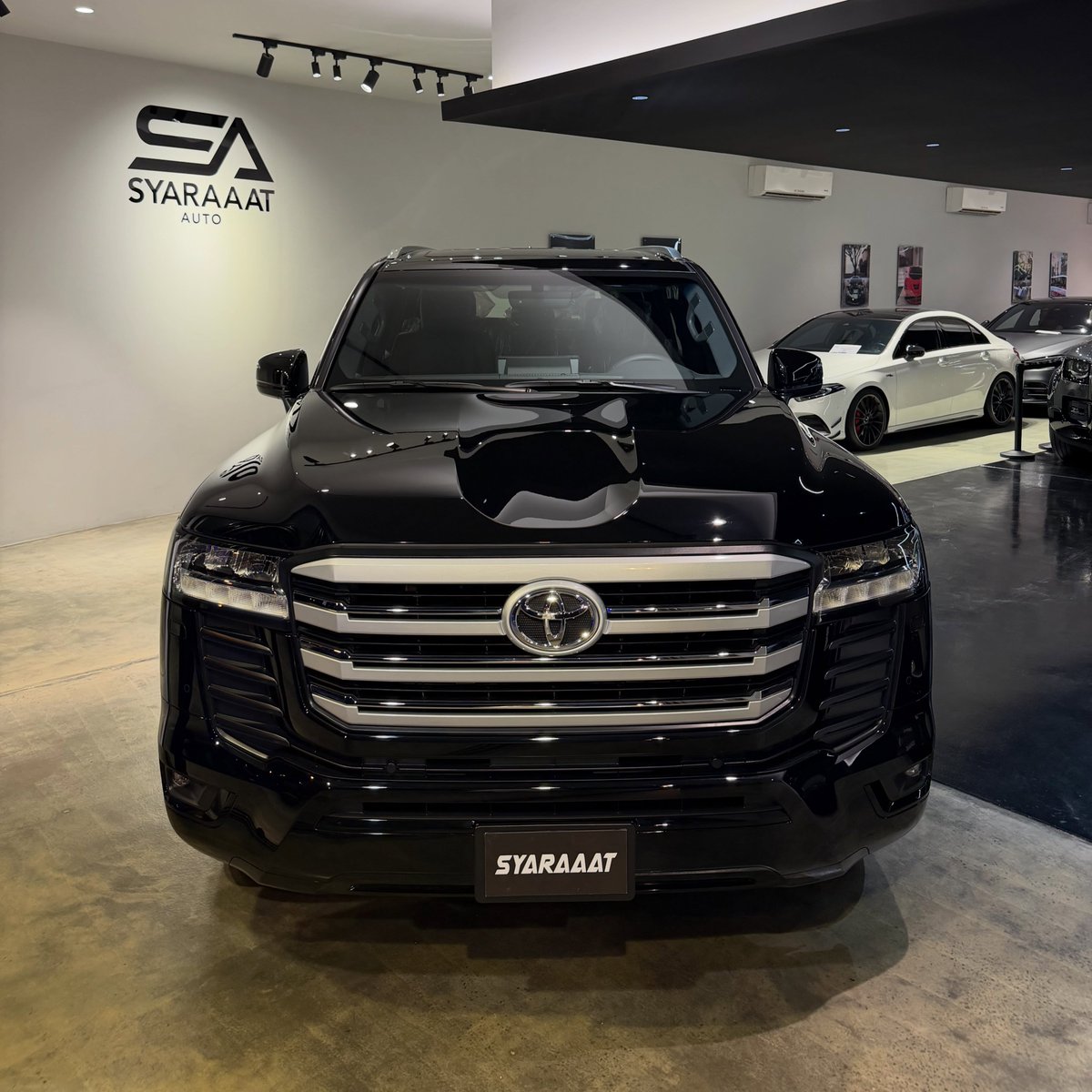 nocarcontext's tweet photo. TOYOTA LAND CRUISER GXR 🖤🖤 https://t.co/49Ym9MNuBV