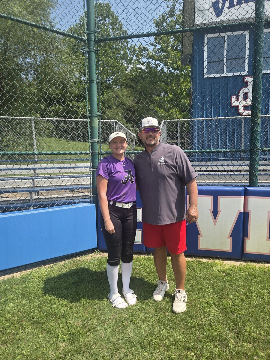 GoodmanReb35166's tweet photo. I had a great time at the @Jeffco_softball camp this past saterday, thank you to all of the coaches and players for having it! https://t.co/Y12vOKnzyi