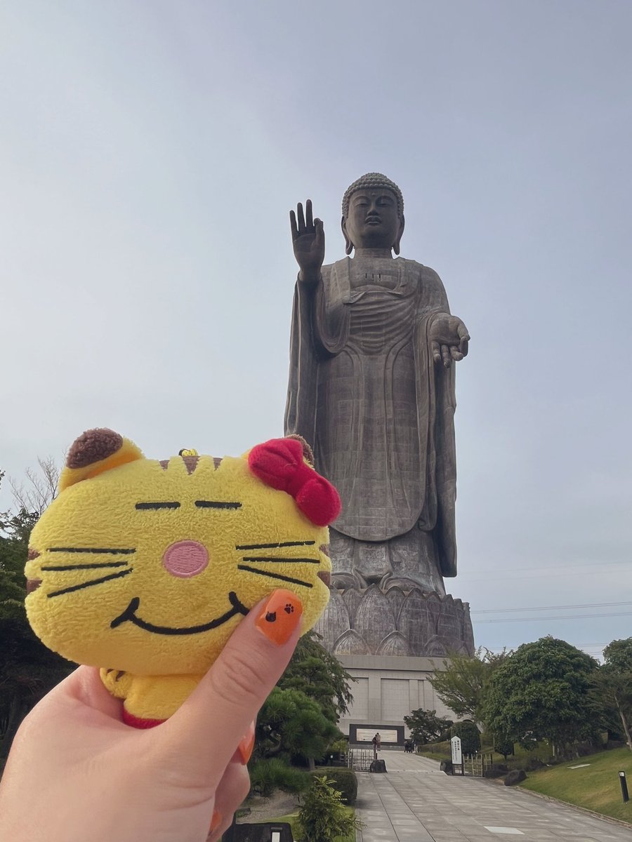pig23pumpkin's tweet photo. 今回は1泊して、茨城観光もできて土日ずっとニコニコマンだった😊牛久大仏めっちゃおっきっかった！最後は友達にも会えてグロス購入もできてハピハピ💓 https://t.co/fcPTrxLWMa