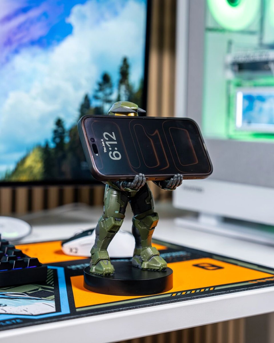 exgpro's tweet photo. Every Spartan needs a home base.  Master Chief's found his.  💬 Does he make the cut for your setup?  

#Halo #MasterChief #EXGPro #CableGuys #Gaming https://t.co/sd30ifYU29