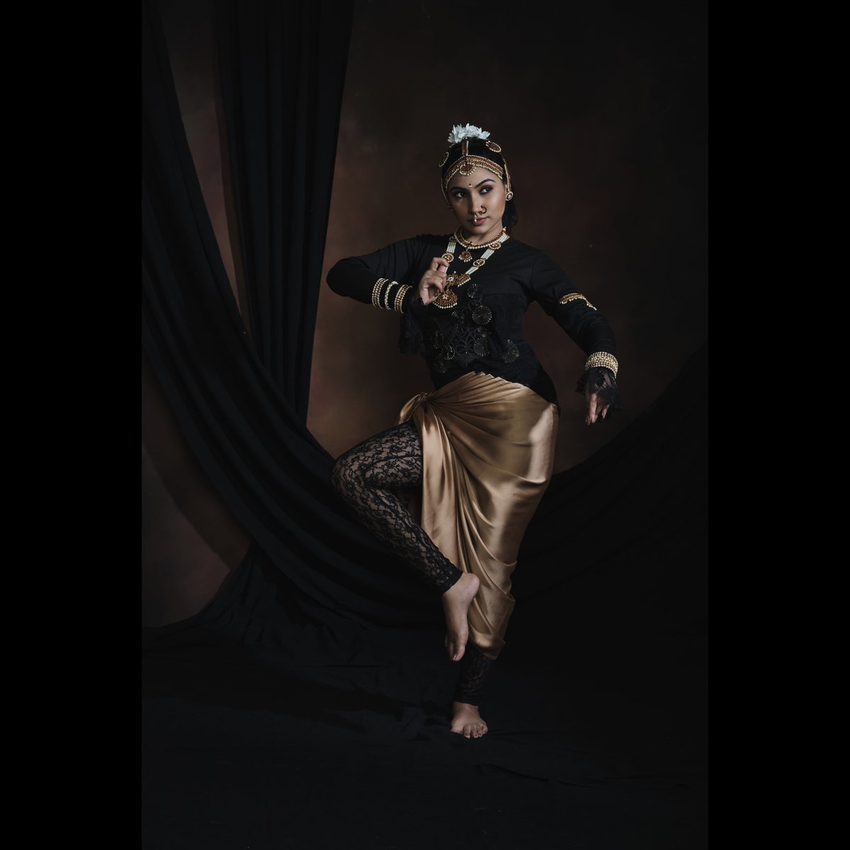 NikonIndia's tweet photo. Where every gesture tells a story beyond words.

Shot by #NikonCreator Ranjan Zingade

Shot on #NikonZ8 with NIKKOR Z 24-70mm f/4 S

For information on products, offers and more, visit https://t.co/O2lv6tbfaS

#Nikon #NikonIndia #NIKKOR #NikonPhotography https://t.co/tz1mofPLU3