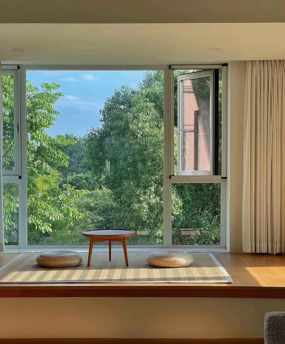 PrezyPanerio's tweet photo. Today I finally finished my long-overdue report and sat by the window with a cup of hot tea, feeling all the tiredness melt away ， https://t.co/rd4RUYW44S