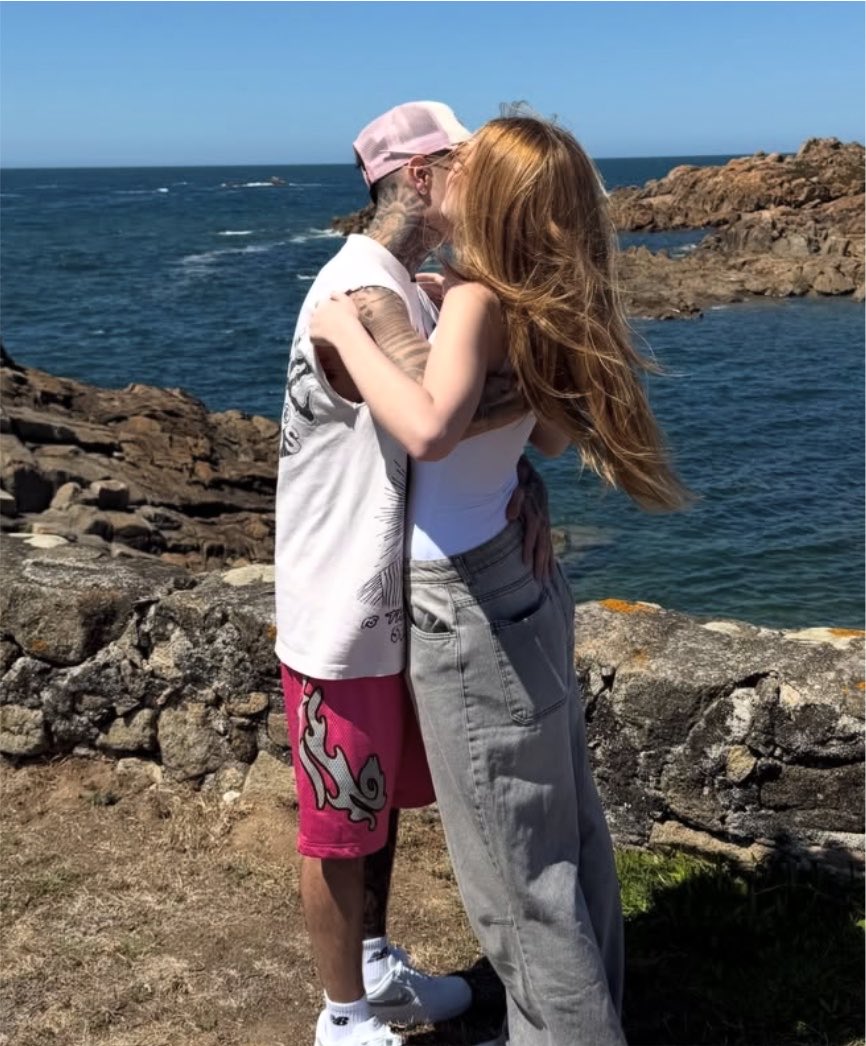 rindocasal's tweet photo. 🚨CASAL DO ANO: Soso Careca posta novas fotos ao lado de Mc Davi Paiva, confirmando reconciliação “Eu te amo” 🥹❤️ https://t.co/t7oRKP55G5
