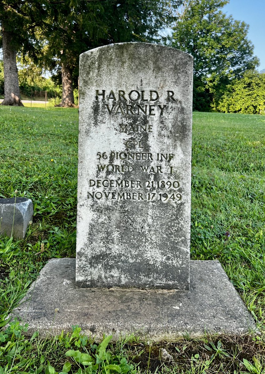 GrenadierHistry's tweet photo. While out for a 🚲 I always stop by local cemeteries and graveyards in the hopes of finding the graves of service members. The St.John’s Cemetery in York Region, literally in the middle of nowhere, had a single and rather unique marker. https://t.co/P9ZkcDBjy0