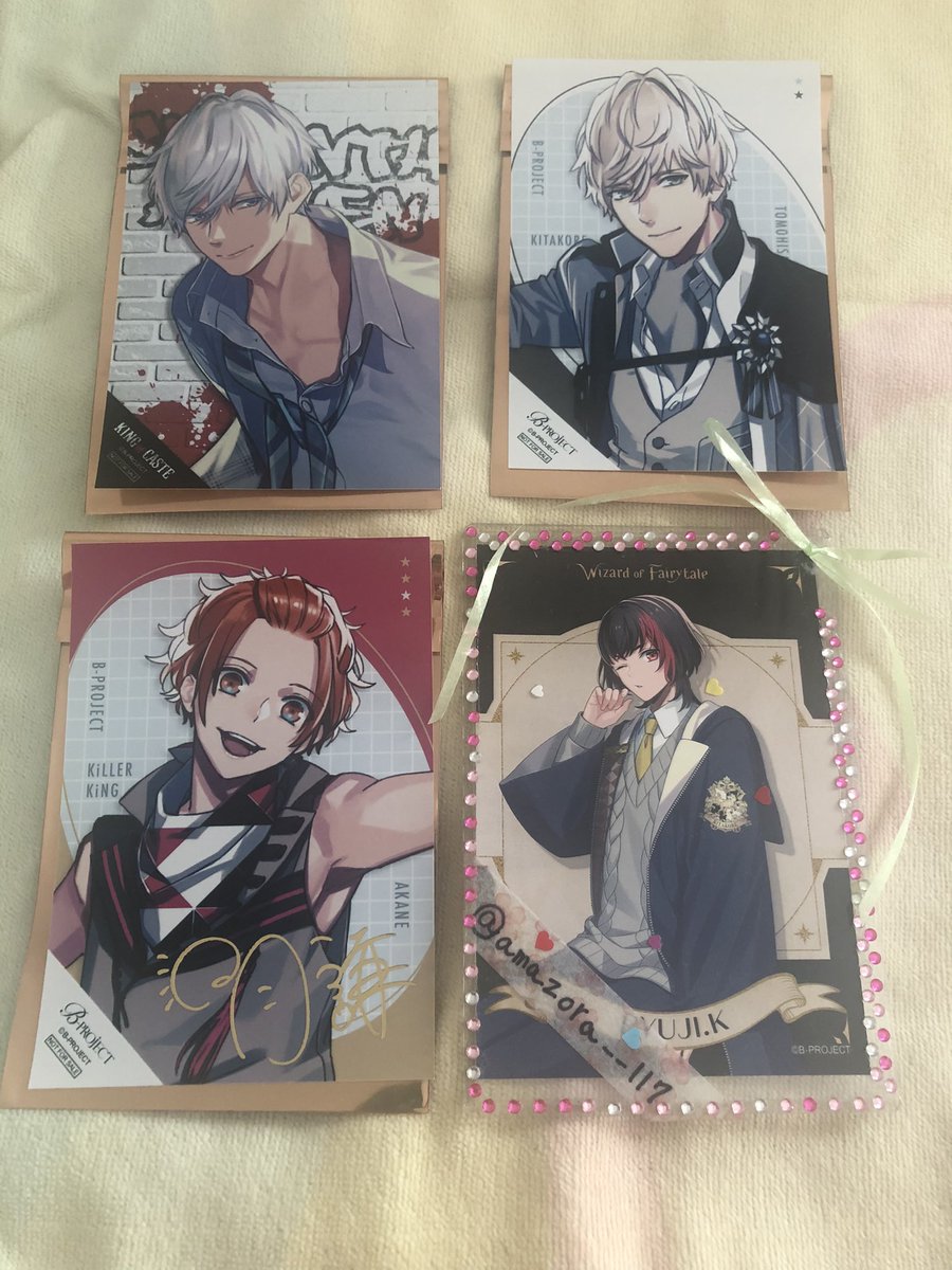 amazora__117's tweet photo. 交換 Bプロ  B-PROJECT ポプア Private Room 缶バッジ 特典ブロマイド

譲。
缶バ:王茶利、野目
特典:北門、不動(サイン)
チェキ:王茶利、野目

求。
缶バッジ:同種唯月1
特典:private唯月1＞＞異種是国、音済、唯月
チェキ:同種殿1(友人分)

郵送
ツイフィ必読
サインはサイン同士のみ https://t.co/JeTbOrJi0x
