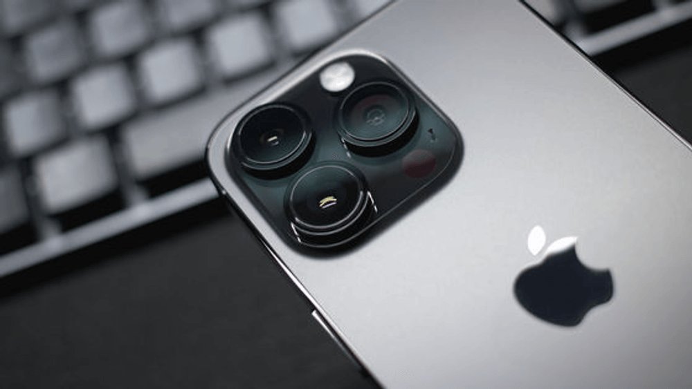 gigazine's tweet photo. iPhone 15 Proに搭載されるA17 BionicチップはGPUのコア数増加もRAMは6GBのままとのリーク情報(2023) https://t.co/NypeNR7utW