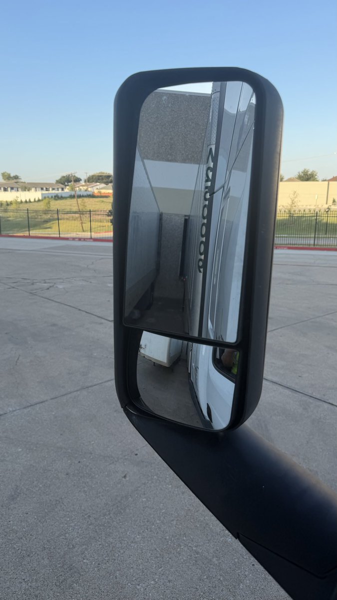 stinsonbuilds's tweet photo. Day 41.

0700 delivery in Grand Prairie complete. Paper rolls unloaded and trailer empty.

Now heading to Prosper for the next pickup.

New week. Same focus: handle what’s in front of me and keep moving. https://t.co/sWRdqDRC7T