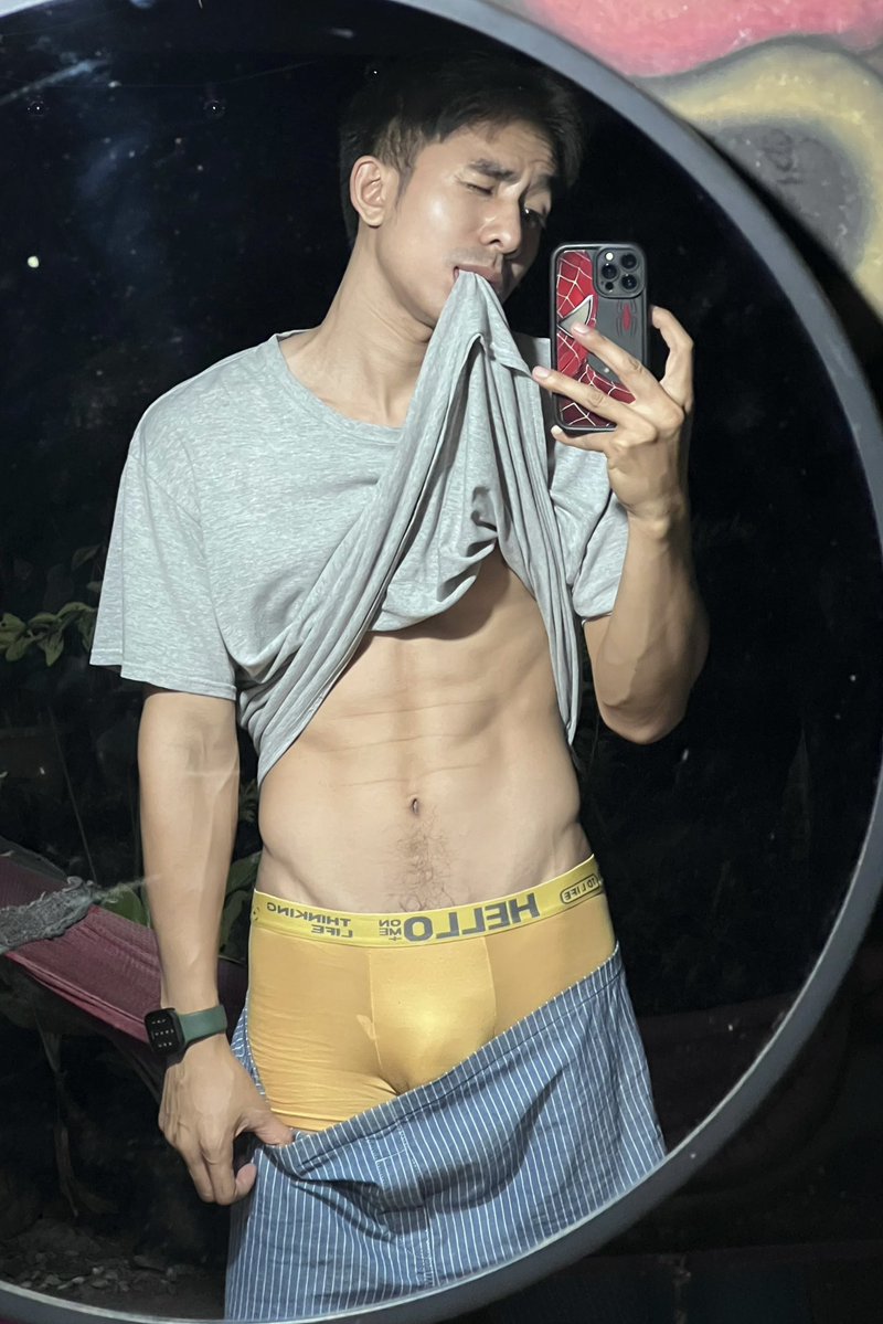 Aoff_Sahaparb's tweet photo. สวัสดีเย็นวันจันทร์💛 https://t.co/Fxcx5EdXRO