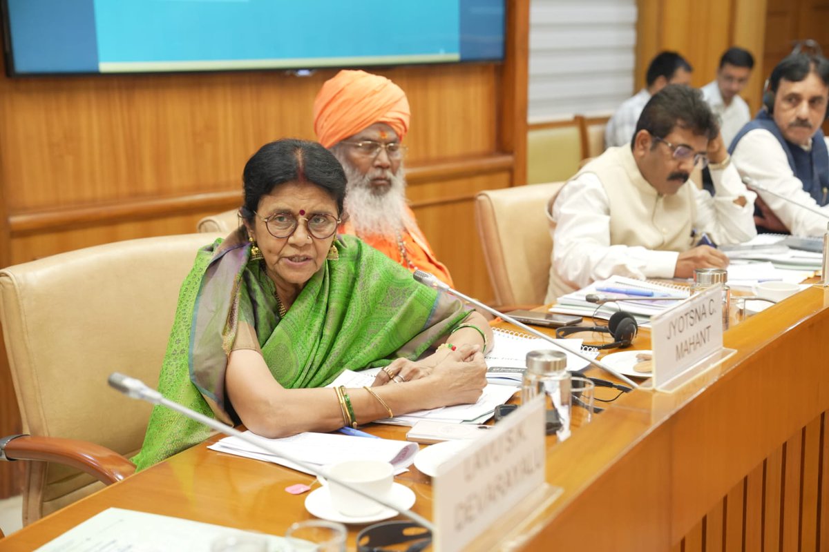 moayush's tweet photo. Steady Steps towards Yoga and Naturopathy.

Ms. Alarmelmangai D., Joint Secretary, Ministry of Ayush, delivered a detailed presentation during the Parliamentary Consultative Committee meeting, highlighting the Ministry’s vision, achievements and future roadmap for the promotion of Yoga & Naturopathy.

The presentation covered the institutional framework and key areas of education, research, certification, standardisation, infrastructure and capacity building, outlining the Ministry’s efforts to strengthen Yoga and Naturopathy through research, training, healthcare and institutional development.

The presentation also highlighted the Ministry’s focus on advancing evidence-based, preventive and holistic healthcare, strengthening the reach and contribution of Yoga & Naturopathy towards a healthier population and the broader vision of Swasth Bharat and Viksit Bharat 2047.

#MinistryOfAyush #Ayush #Yoga #Naturopathy #YogaAndNaturopathy #PreventiveHealthcare #HolisticHealthcare #SwasthBharat #ViksitBharat2047 #HealthyIndia

@PMOIndia | @narendramodi | @mpprataprao | @secymoayush | @DirectorCcryn |  @PIB_India | @PIBAYUSH | @DDNewslive |  @sansad_tv | @AIRNewsHindi | @mygovindia | @MyGovHindi |