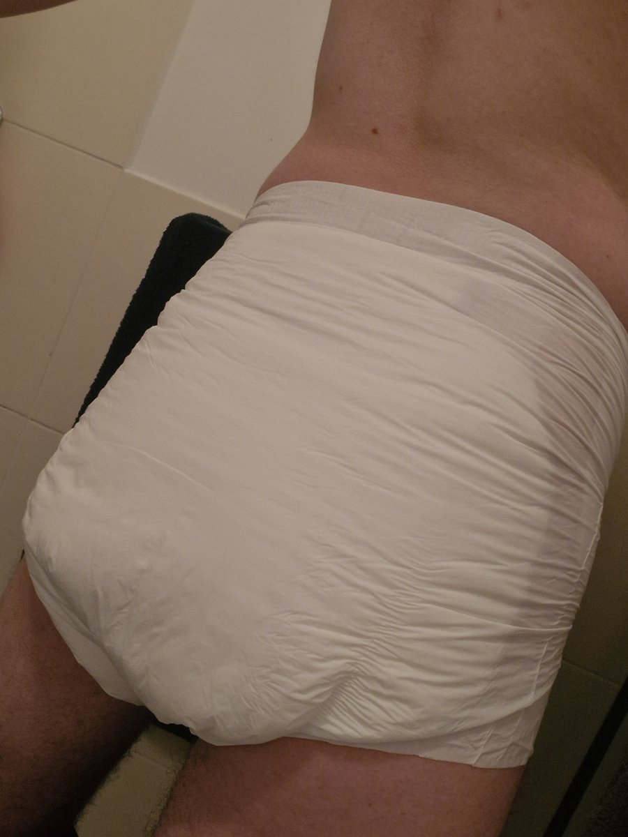 Supergluebutt's tweet photo. First diaper, let's see how wet I can make it ;) #diaper #diaperboy #gay https://t.co/p3opdlwtxS