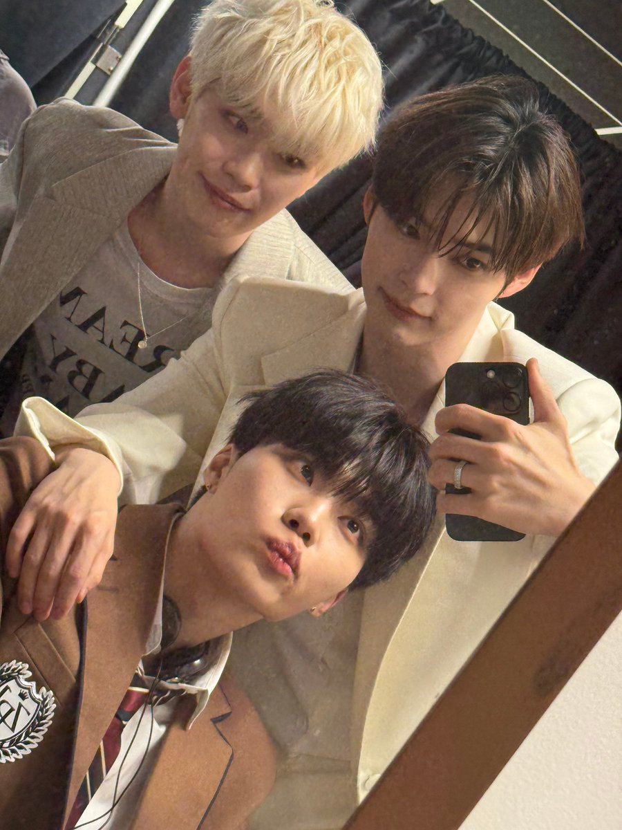 PASTELL0_'s tweet photo. 곧 K콘이니까 알아보는 작년 이뿌니 건욱이 . . . ♡
올해 착장도 잘 부탁합니다 ^ㅡ^ https://t.co/9B0lMXrXQC