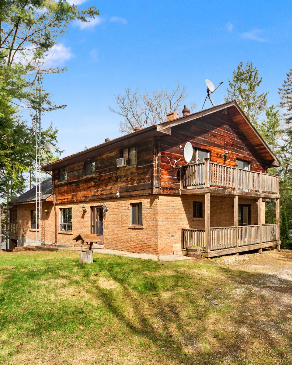 CoxworthAssoc's tweet photo. With 7 bedrooms, 4 bathrooms, two bunkies, multiple gathering spaces, this is a property built for big family weekends.

📍88 Causeway Road, Gibson Lake
Now offered at $1,849,000

Bryan Coxworth, Broker | 705.790.7629

#CottageLife #sothebysrealtycanada

https://t.co/sgL91BCBYJ https://t.co/sJuUq9igo6