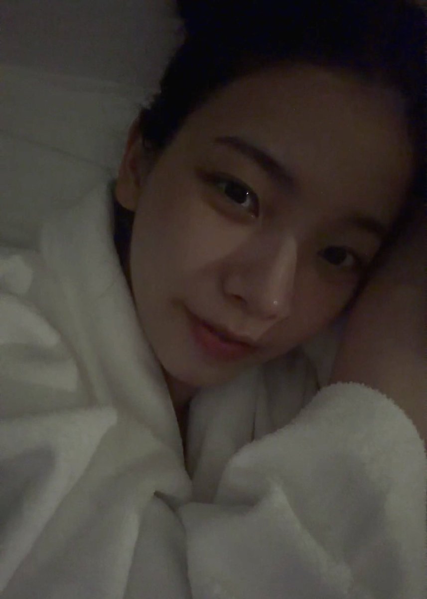 karinaaang's tweet photo. 우뜩하라고,어떡하냐고. https://t.co/h5w26MuXlm