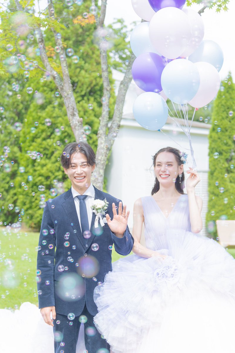 lisakoshimizu's tweet photo. 令和8年8月8日、軽井沢高原教会、アンジェラにて挙式披露宴を行いました💍💐🫧
大好きな家族・友人に囲まれて今までで一番最高で素敵な忘れられない一日になりました！
来てくださったゲストの皆様の笑顔がたくさん見れて最高すぎた( ´•̥̥̥ω•̥̥̥` )
たくさんこだわってよかった♡ https://t.co/2EtMSErhYD