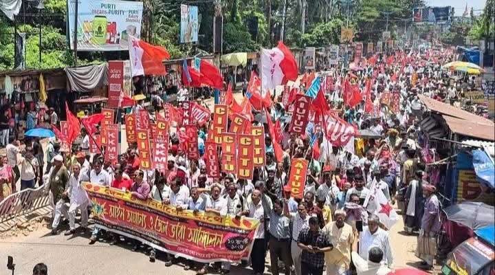 KanjilalSupti10's tweet photo. @MABABYCPIM A sea of people flooded the streets in every district of West Bengal today. https://t.co/nixsIrvzHV