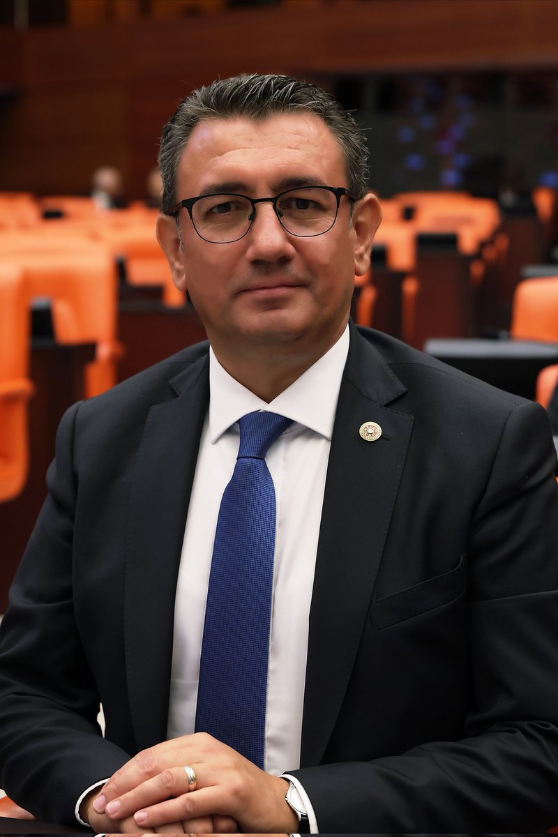 avatakanunver's tweet photo. BEN "HAYIR" DEME HAKKIMI KULLANACAĞIM. 

Halkımızın görüşlerini ve Genel Başkanımız Sn. Özgür Özel'in bugün TBMM'de yaptığı konuşmasındaki "bu teklife en çok hayır deme hakkı YENİ Parti'nindir" sözünü değerlendirerek "ÇERÇEVE YASA" ya "HAYIR" oyu KULLANACAĞIMI kamuoyumuzun bilgisine sunarım.