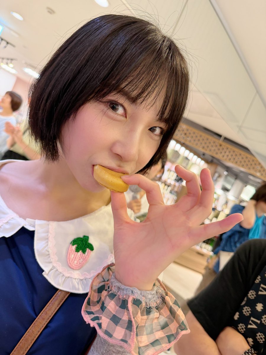 masayanen22's tweet photo. 2026.08.08
誰も知らぬオフ会で初めに話しかけてくれた子

お名前は？と聞いたら
「いーこいーこ」としか聞き取れず、頭ポンポンするといいのかな!?思ったけど、流石にそれはできんかった(コミ力高めな子)
#水槽とクレマチス 
#伊々胡いこ https://t.co/Zo8HzTPRAb