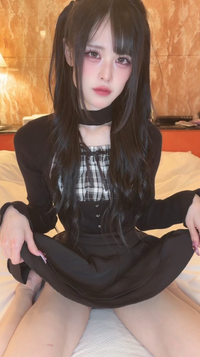kuromi_m_m's tweet photo. 朝から挑発的な女がいたらどうする👿 https://t.co/TsAmgjOh7X