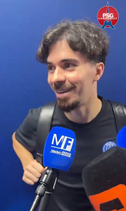 FullTime90X's tweet photo. 🚨🇵🇹 𝗩𝗜𝗧𝗜𝗡𝗛𝗔:

🗣️ “João Neves and I watch highlights of Pedri playing. Luis Enrique suggested it to us because he believed studying the best players in the world would improve our game. 🧠

🗣️ “We’ve been doing it for a year now, constantly dissecting Pedri’s best plays with Enrique. I genuinely believe it has made both João and me better players. 📈

🗣️ “Pedri is simply incredible. I have nothing but the utmost respect for him. 🔵🔴👏”